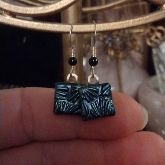 Earrings   - Picture 2 of 3